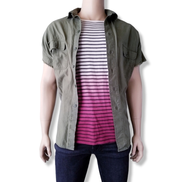 Square Zero White To Red Striped Ombre Pocket T-Shirt - Picture 8 of 8